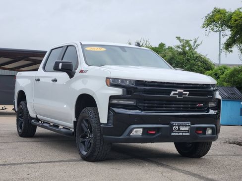 Used 2019 Chevrolet Silverado 1500 LT Trail Boss AWD/4WD image 3