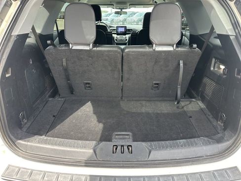 Used 2021 Ford Explorer XLT w/ Equipment Group 202A RWD image 28