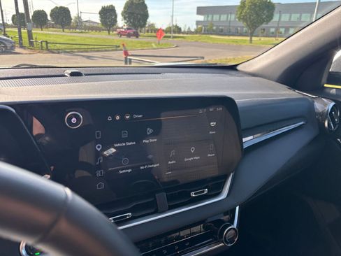 Used 2025 Chevrolet Equinox LT image 20