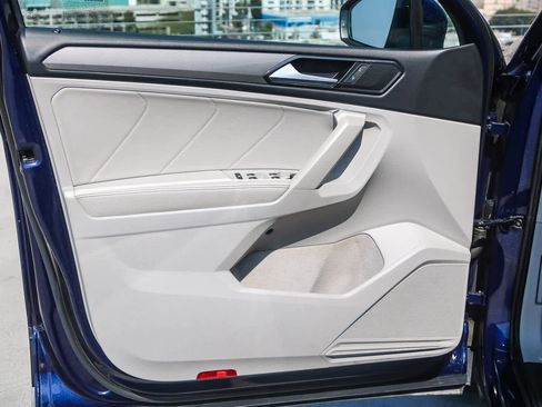 Used 2022 Volkswagen Tiguan SE image 23