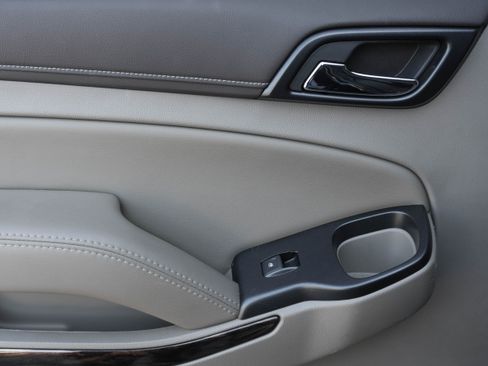 Used 2019 GMC Yukon SLT w/ Graphite Edition image 27