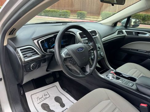 Used 2018 Ford Fusion S image 19