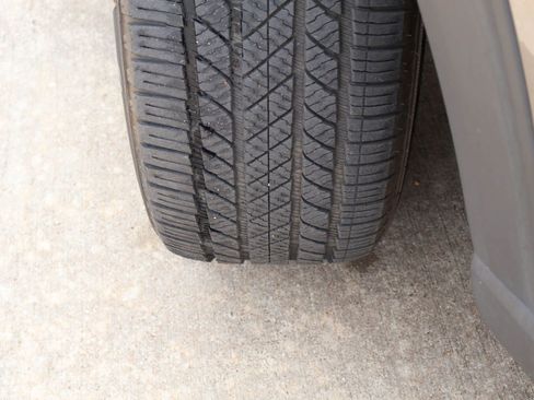 Used 2021 Ford Explorer Limited w/ Equipment Group 301A RWD image 30