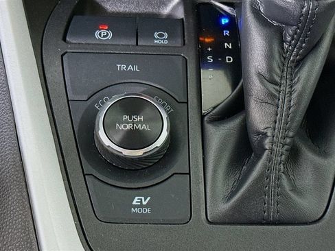 Certified 2023 Toyota RAV4 XLE AWD/4WD image 11