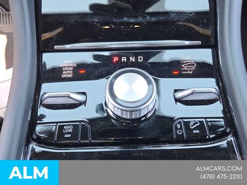 Used 2023 Jeep Grand Cherokee Overland w/ Luxury Tech Group IV AWD/4WD image 21