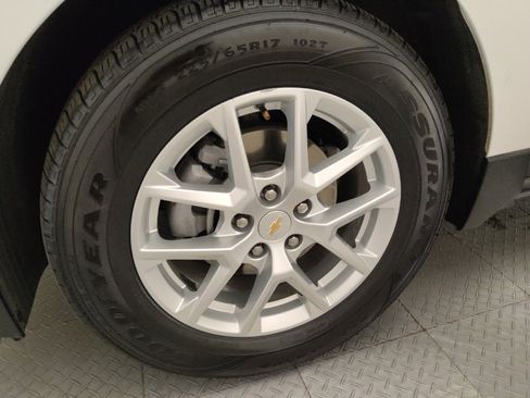 Used 2024 Chevrolet Equinox LS w/ Driver Confidence II Package FWD image 31