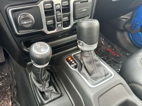 Used 2024 Jeep Gladiator Sport AWD/4WD image 31