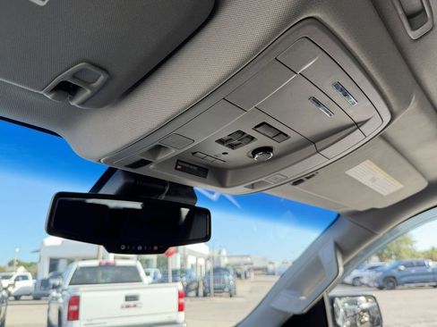 Used 2018 GMC Yukon Denali AWD/4WD image 32
