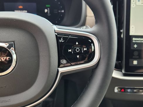 New 2026 Volvo XC90 T8 Plus w/ Protection Package Premier AWD/4WD image 17