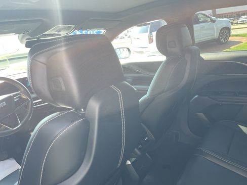 Used 2024 Cadillac Lyriq Luxury AWD/4WD image 26