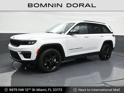 Used 2025 Jeep Grand Cherokee Limited w/ Black Appearance Package
