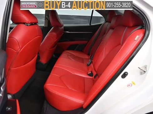 Used 2019 Toyota Camry XSE FWD image 12