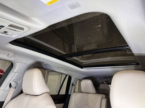 Certified 2020 Toyota Highlander Platinum image 41