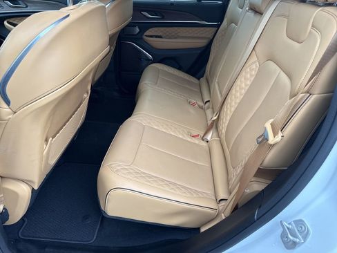 Used 2022 Jeep Grand Cherokee Summit w/ Luxury Tech Group V AWD/4WD image 24