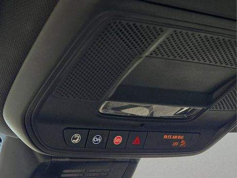 Used 2025 Chevrolet Equinox LT FWD image 12
