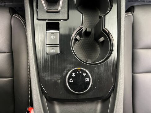 Used 2024 Nissan Rogue SL AWD/4WD image 51