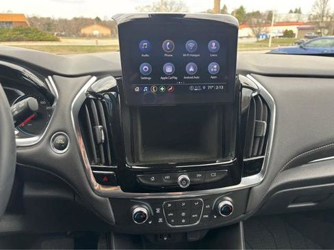 Used 2023 Chevrolet Traverse LT image 23