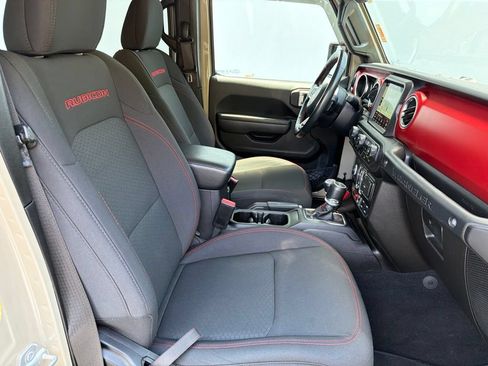 Used 2022 Jeep Wrangler Unlimited Rubicon w/ Dual Top Group AWD/4WD image 31