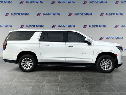 Used 2023 Chevrolet Suburban LT image 6