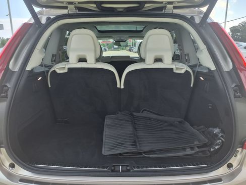 Certified 2024 Volvo XC90 B6 Plus w/ Protection Package Premier AWD/4WD image 11