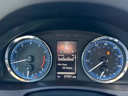 Used 2019 Toyota Corolla SE FWD image 11