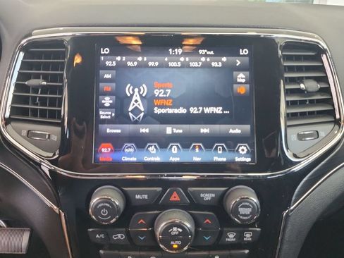 Used 2021 Jeep Grand Cherokee Limited w/ Luxury Group II RWD image 13