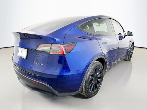 Used 2022 Tesla Model Y Long Range AWD/4WD image 5