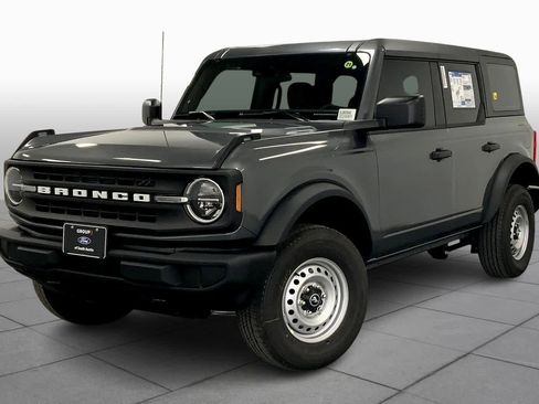New 2025 Ford Bronco 4-Door image 2