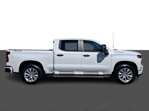 Used 2021 Chevrolet Silverado 1500 Custom w/ Custom Max Trailering Package AWD/4WD image 7