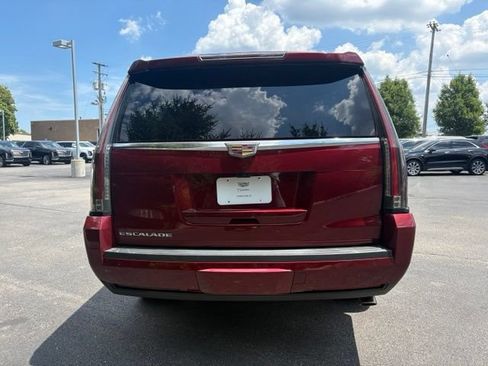 Used 2020 Cadillac Escalade ESV Premium Luxury AWD/4WD image 4