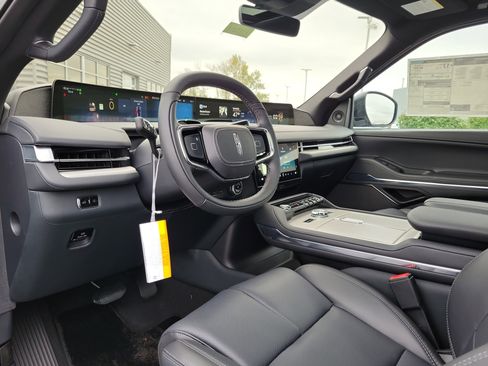 New 2025 Lincoln Navigator L Reserve image 21