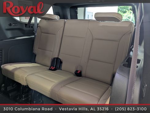 Used 2021 Chevrolet Suburban Premier w/ Premium Package RWD image 20