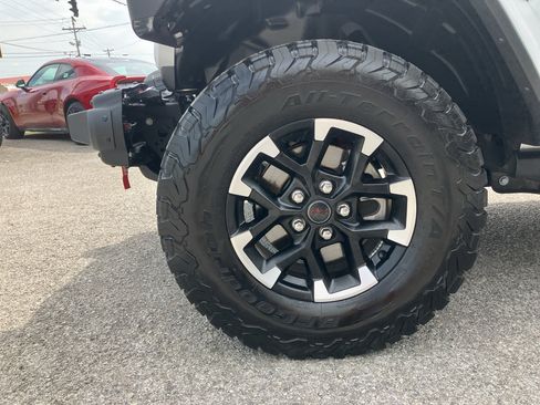 Used 2024 Jeep Wrangler Rubicon AWD/4WD image 31