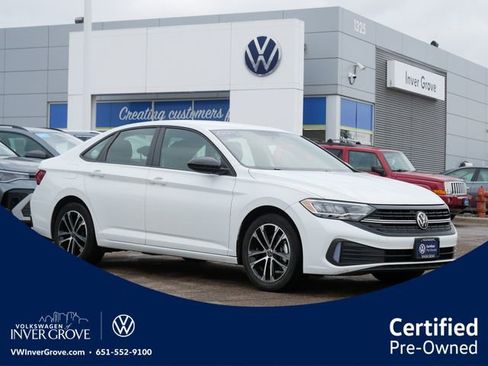 Certified 2022 Volkswagen Jetta Sport image 1