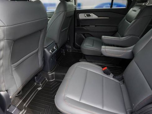 Certified 2025 Ford Explorer Active w/ Active Comfort Package AWD/4WD image 22