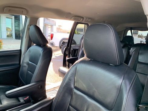 Used 2018 Toyota Sienna SE w/ Carpet Mat Package image 26