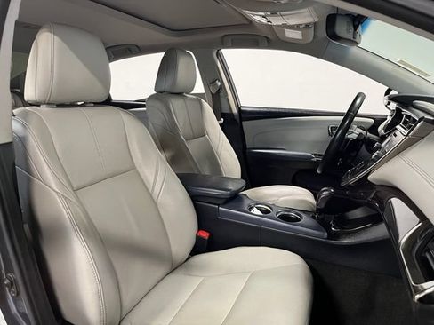 Used 2014 Toyota Avalon XLE Touring FWD image 10