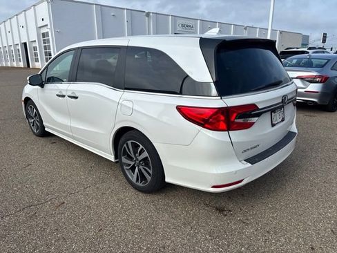 Used 2023 Honda Odyssey Touring image 4