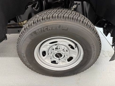 New 2026 Ford F250 XL w/ XL Chrome Package image 4