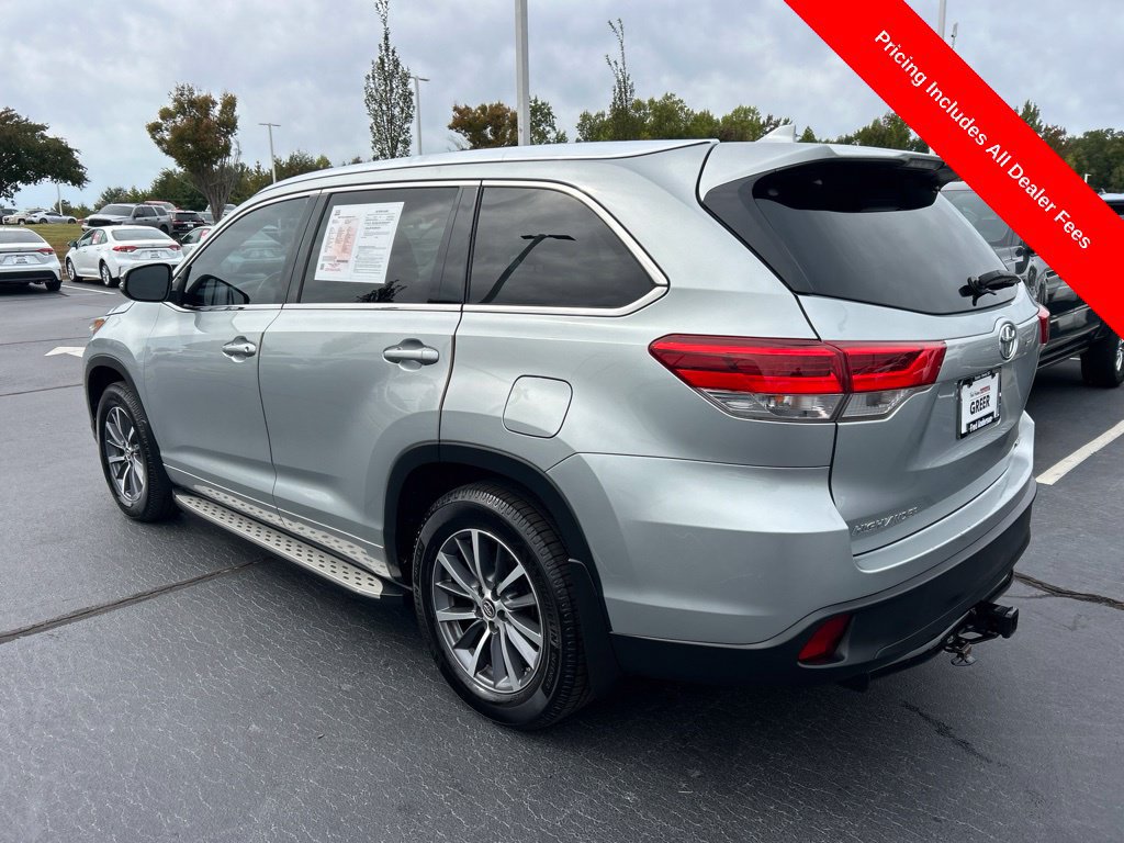 Used 2018 Toyota Highlander XLE AWD/4WD image 19