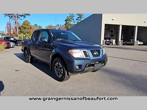 Used 2019 Nissan Frontier PRO-4X image 18
