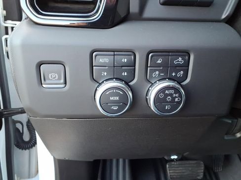 Certified 2024 GMC Sierra 2500 AT4 w/ AT4 Premium Plus Package image 20