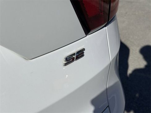 Used 2019 Ford Escape SE image 11