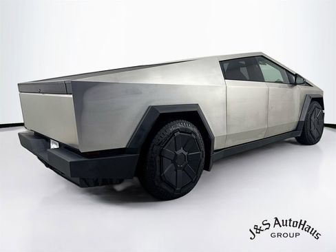 Used 2024 Tesla Cybertruck AWD Crew Cab image 7