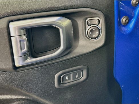 Used 2022 Jeep Wrangler Unlimited Sport AWD/4WD image 22