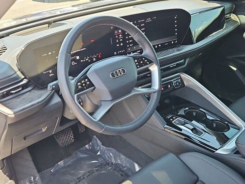 Used 2025 Audi Q5 Premium Plus w/ Premium Plus AWD/4WD image 13