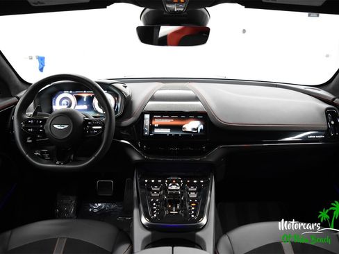 Used 2025 Aston Martin DBX 707 image 34