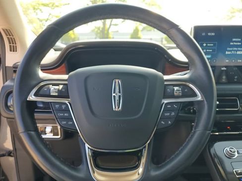 Certified 2023 Lincoln Nautilus Reserve w/ Monochromatic Package AWD/4WD image 16