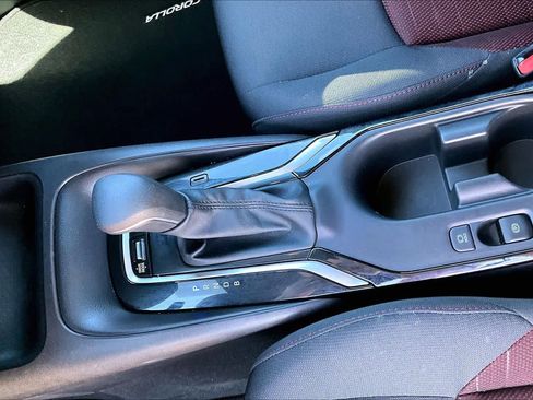 Used 2025 Toyota Corolla SE image 15