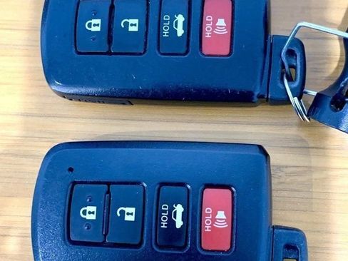 Used 2017 Toyota Avalon XLE Premium image 55